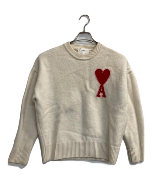 AMI Alexandre Mattiussi（アミアレクサンドルマテュッシ）AMI Alexandre Mattiussi (アミアレクサンドルマテュッシ) ハートロゴクルーネックニット ホワイト サイズ:Ｌの古着・服飾アイテム