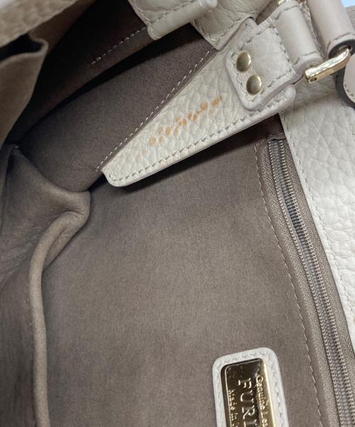 FURLA（フルラ）FURLA (フルラ) バッグ ベージュの古着・服飾アイテム