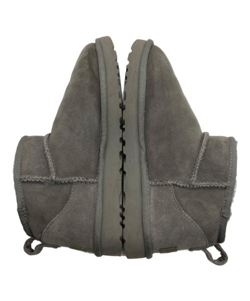 UGG（アグ）UGG (アグ) Classic Ultra Mini ムートンブーツ グレー サイズ:US7の古着・服飾アイテム