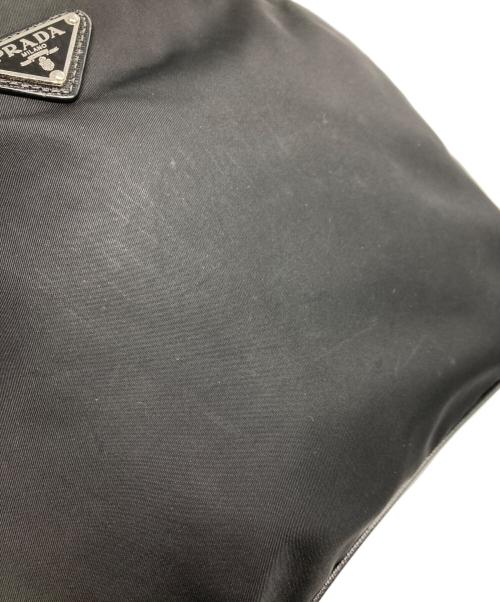 PRADA（プラダ）PRADA (プラダ) 三角プレートナイロンサコッシュ ブラックの古着・服飾アイテム