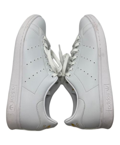 adidas（アディダス）adidas (アディダス) スニーカー ホワイト サイズ:27.5cmの古着・服飾アイテム
