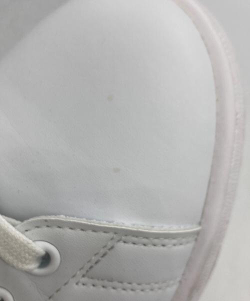 adidas（アディダス）adidas (アディダス) スニーカー ホワイト サイズ:27.5cmの古着・服飾アイテム