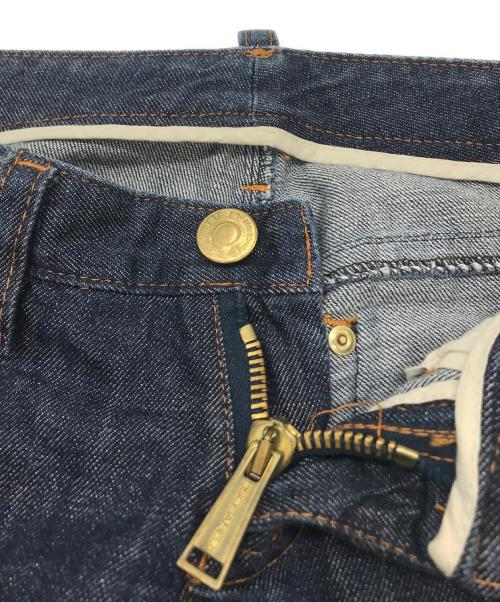 DSQUARED2（ディースクエアード）DSQUARED2 (ディースクエアード) ローライズクロップドデニムパンツ ネイビー サイズ:38の古着・服飾アイテム