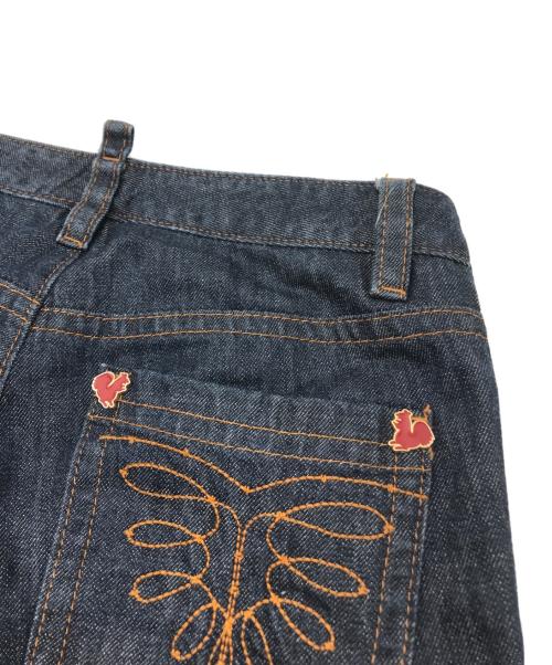 DSQUARED2（ディースクエアード）DSQUARED2 (ディースクエアード) ローライズクロップドデニムパンツ ネイビー サイズ:38の古着・服飾アイテム