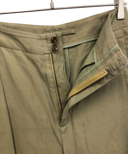 ULTERIOR（アルテリア）ULTERIOR (アルテリア) CHAMBRAY GABARDINE SEEMLESS TROUSERS ブラウン サイズ:3の古着・服飾アイテム