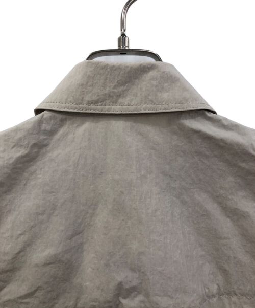 ESLOW（エスロー）ESLOW (エスロー) スリーブレスナイロンジャケット ベージュ サイズ:Mの古着・服飾アイテム