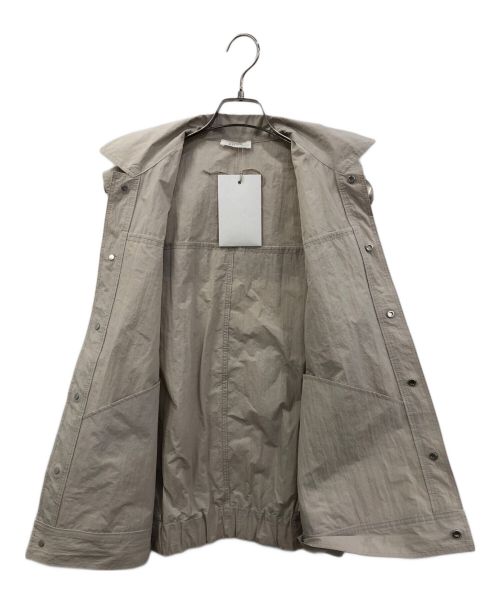 ESLOW（エスロー）ESLOW (エスロー) スリーブレスナイロンジャケット ベージュ サイズ:Mの古着・服飾アイテム