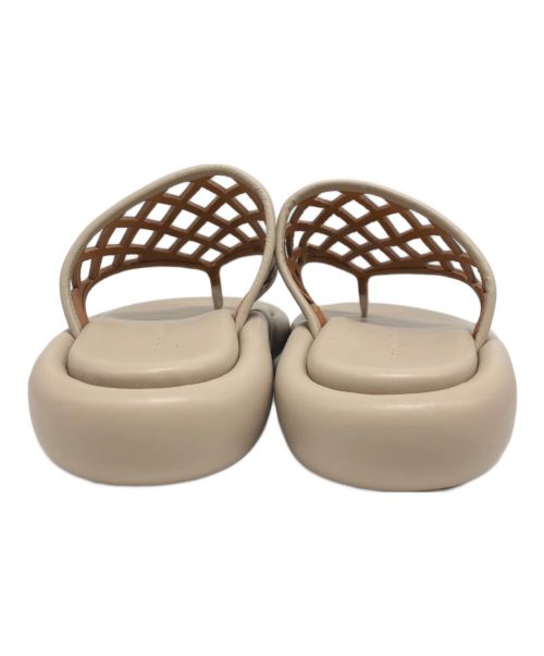 Pippichic（ピッピシック）Pippichic (ピッピシック) トングサンダル ベージュ サイズ:24.5の古着・服飾アイテム