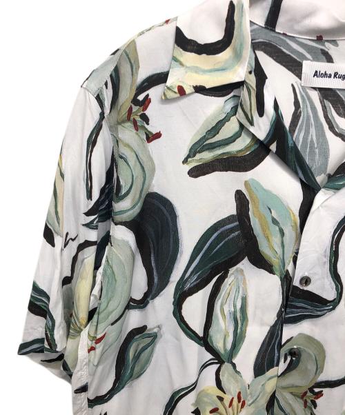 ALOHA RUG（アロハラグ）ALOHA RUG (アロハラグ) 柄シャツ ホワイト×グリーン サイズ:Mの古着・服飾アイテム