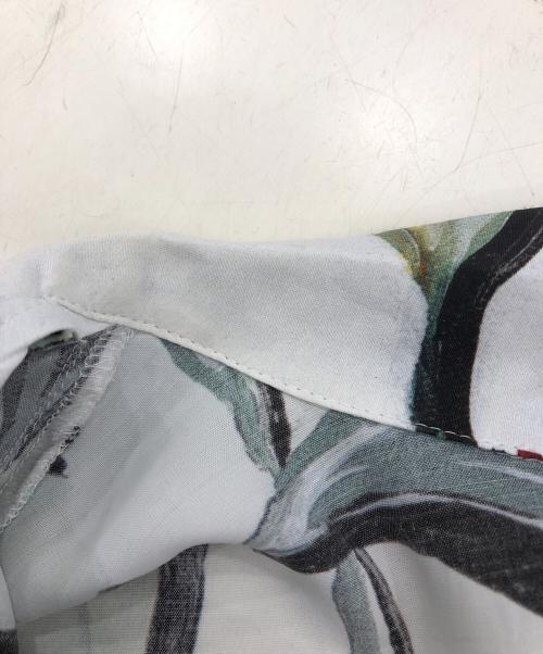 ALOHA RUG（アロハラグ）ALOHA RUG (アロハラグ) 柄シャツ ホワイト×グリーン サイズ:Mの古着・服飾アイテム