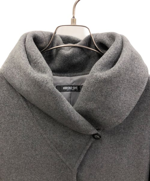 HIROKO BIS（ヒロコビス）HIROKO BIS (ヒロコビス) ボリュームネックリバーコート グレー サイズ:9 未使用品の古着・服飾アイテム