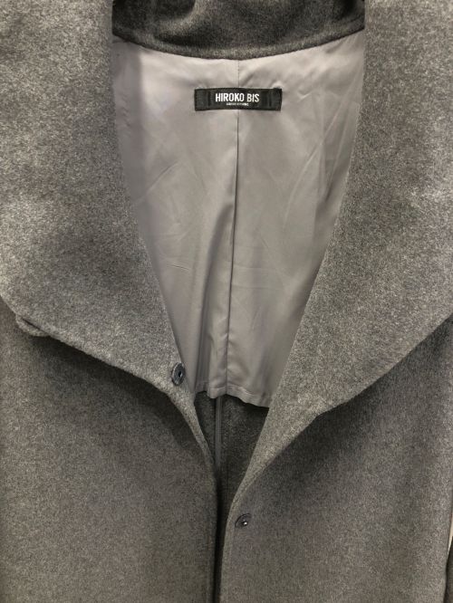 HIROKO BIS（ヒロコビス）HIROKO BIS (ヒロコビス) ボリュームネックリバーコート グレー サイズ:9 未使用品の古着・服飾アイテム