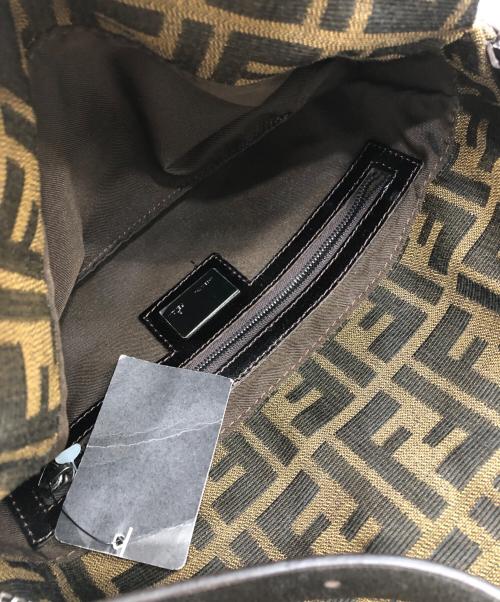 FENDI（フェンディ）FENDI (フェンディ) ショルダーバッグ カーキの古着・服飾アイテム