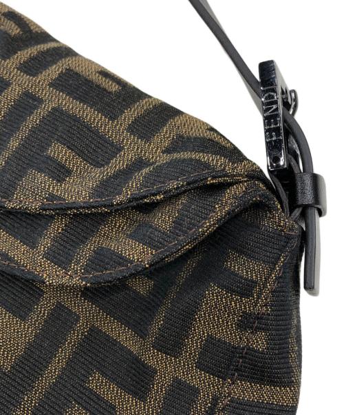 FENDI（フェンディ）FENDI (フェンディ) ショルダーバッグ カーキの古着・服飾アイテム