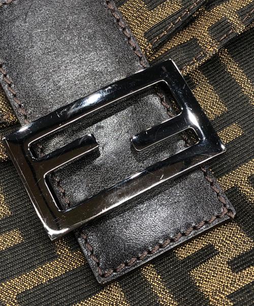 FENDI（フェンディ）FENDI (フェンディ) ショルダーバッグ カーキの古着・服飾アイテム