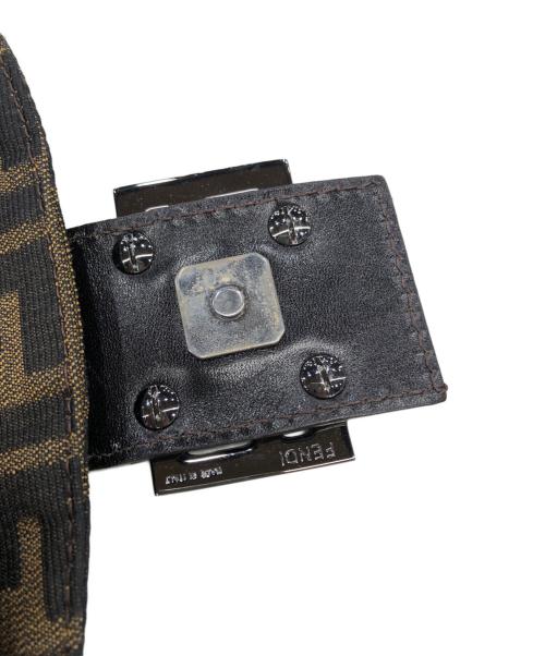 FENDI（フェンディ）FENDI (フェンディ) ショルダーバッグ カーキの古着・服飾アイテム