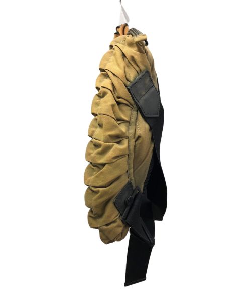 ISSEY MIYAKE MEN（イッセイミヤケメン）ISSEY MIYAKE MEN (イッセイミヤケメン) 2WAYミリタリーデザインショルダー ベージュの古着・服飾アイテム