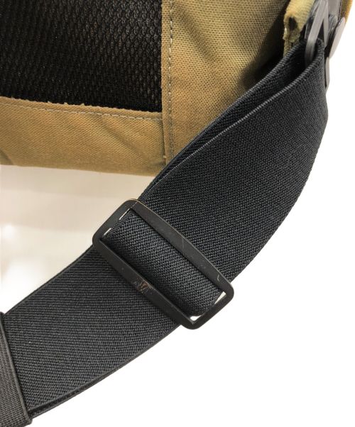 ISSEY MIYAKE MEN（イッセイミヤケメン）ISSEY MIYAKE MEN (イッセイミヤケメン) 2WAYミリタリーデザインショルダー ベージュの古着・服飾アイテム