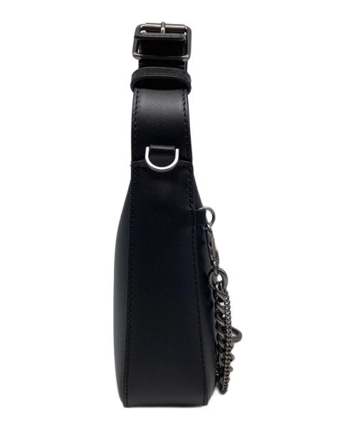CHARLES & KEITH（チャールズアンドキース）CHARLES & KEITH (チャールズアンドキース) both (ボース) ジュールレザーチェーンエンベリッシュドバッグ ブラックの古着・服飾アイテム