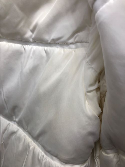 JNBY（ジェイエヌビーワイ）JNBY (ジェイエヌビーワイ) ダウンコート ホワイト サイズ:38の古着・服飾アイテム
