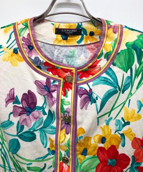 LEONARD（レオナール）LEONARD (レオナール) 花柄ノーカラージャケット ホワイト サイズ:Lの古着・服飾アイテム