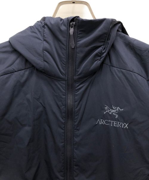 ARC'TERYX（アークテリクス）ARC'TERYX (アークテリクス) ATOM HOODY M ネイビー サイズ:S 未使用品の古着・服飾アイテム
