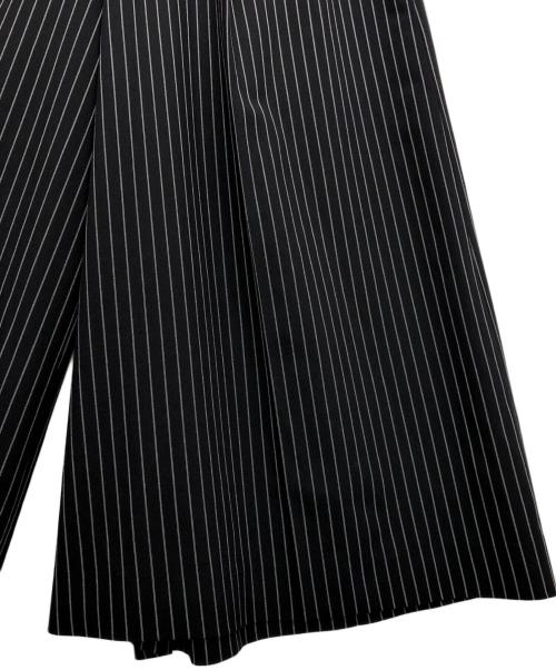 LANVIN en Bleu（ランバンオンブルー）LANVIN en Bleu (ランバンオンブルー) ストライプタックワイドパンツ ブラック サイズ:38の古着・服飾アイテム