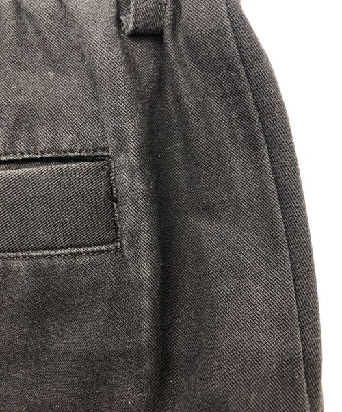MARKAWARE（マーカウェア）MARKAWARE (マーカウェア) ORGANIC COTTON GABARDINE DOUBLE PLEATED EASY PANTS ブラック サイズ:1の古着・服飾アイテム