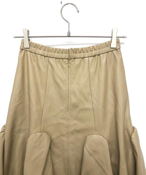 UN3D.（アンスリード）UN3D. (アンスリード) FAKE LEATHER GATHER SK ベージュ サイズ:38の古着・服飾アイテム