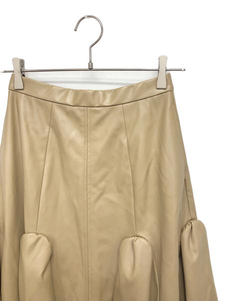 UN3D.（アンスリード）UN3D. (アンスリード) FAKE LEATHER GATHER SK ベージュ サイズ:38の古着・服飾アイテム