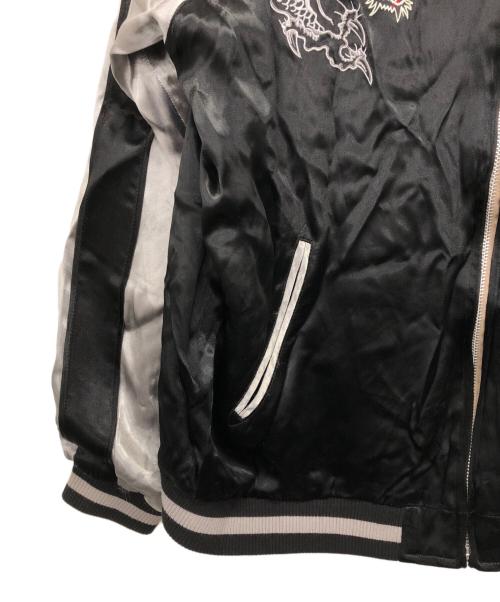 花旅楽団（ハナタビガクダン）花旅楽団 (ハナタビガクダン) リバーシブル刺繍スカジャン ブラック×グレー サイズ:XXLの古着・服飾アイテム