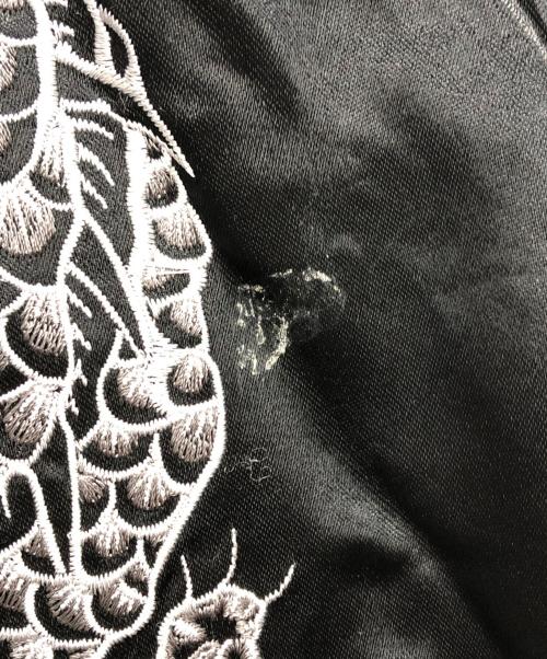 花旅楽団（ハナタビガクダン）花旅楽団 (ハナタビガクダン) リバーシブル刺繍スカジャン ブラック×グレー サイズ:XXLの古着・服飾アイテム