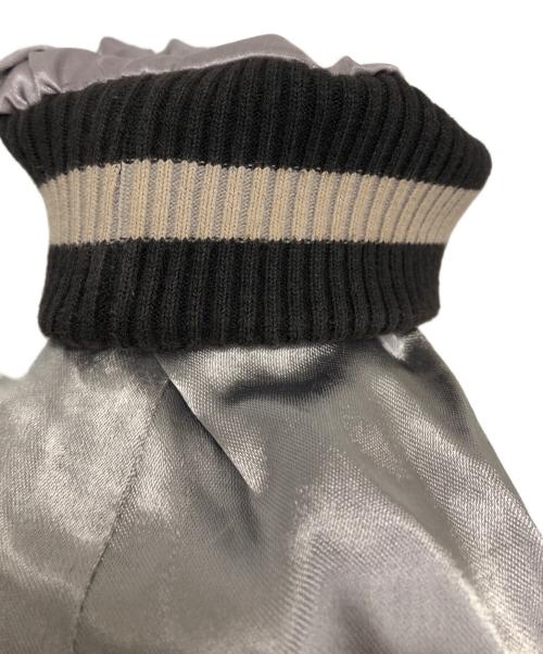 花旅楽団（ハナタビガクダン）花旅楽団 (ハナタビガクダン) リバーシブル刺繍スカジャン ブラック×グレー サイズ:XXLの古着・服飾アイテム