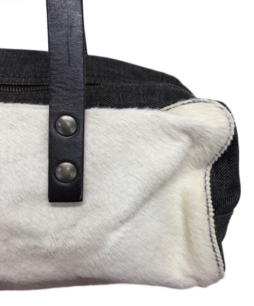 MIU MIU（ミュウミュウ）MIU MIU (ミュウミュウ) デニムハラコハンドバッグ ホワイトの古着・服飾アイテム