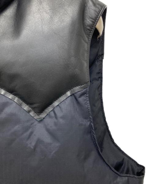 BRIEFING（ブリーフィング）BRIEFING (ブリーフィング) BEAMS (ビームス) Rocky Mountain Featherbed (ロッキーマウンテンフェザーベッド) トリプルコラボダウンベスト ブラック サイズ:38の古着・服飾アイテム