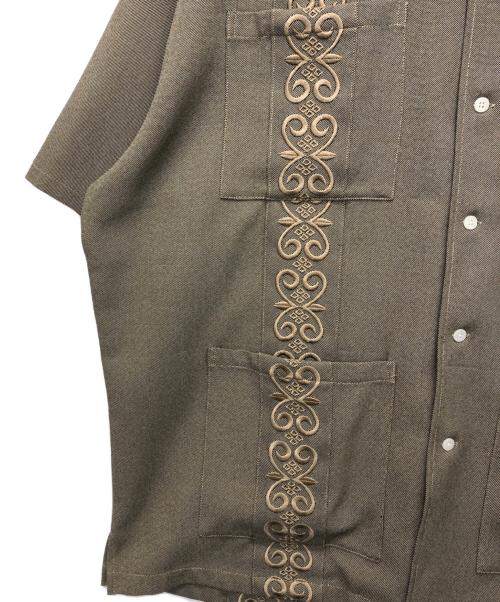 FAT（エフエーティー）FAT (エフエーティー) キューバシャツ ベージュ サイズ:SKINNYの古着・服飾アイテム