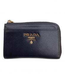 PRADA（プラダ）の古着「サフィアーノ トライアングルキーケース」｜ブラック