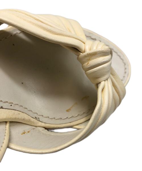 LOUIS VUITTON（ルイ ヴィトン）LOUIS VUITTON (ルイ ヴィトン) カーフリボンサンダル ベージュ サイズ:34の古着・服飾アイテム