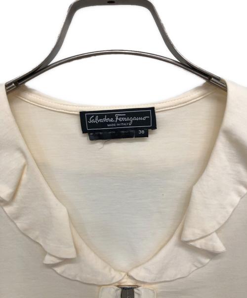 Salvatore Ferragamo（サルヴァトーレ フェラガモ）Salvatore Ferragamo (サルヴァトーレ フェラガモ) ヴァラリボンノースリーブカットソー ベージュ サイズ:38の古着・服飾アイテム
