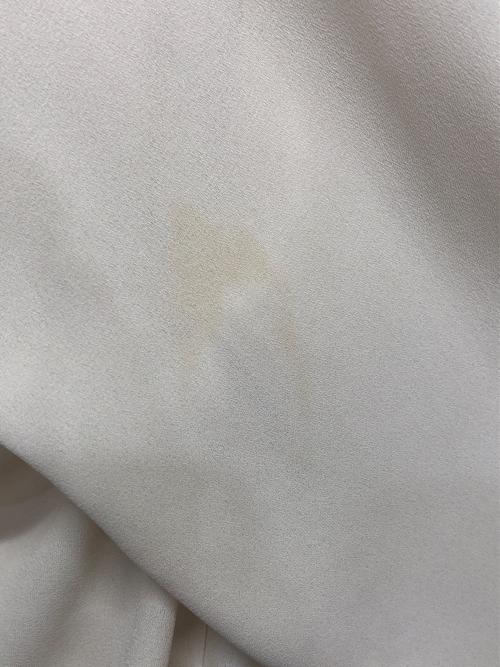 BEIGE（ベイジ）BEIGE (ベイジ) スタンドカラーギャザーブラウス アイボリーの古着・服飾アイテム