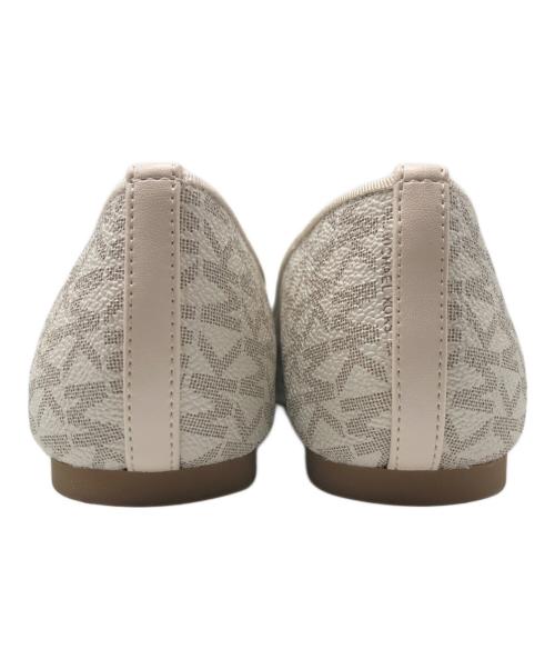 MICHAEL KORS（マイケル・コース）MICHAEL KORS (マイケルコース) フラットシューズ アイボリー サイズ:8Wの古着・服飾アイテム