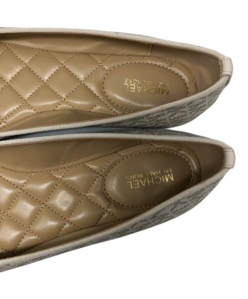MICHAEL KORS（マイケル・コース）MICHAEL KORS (マイケルコース) フラットシューズ アイボリー サイズ:8Wの古着・服飾アイテム