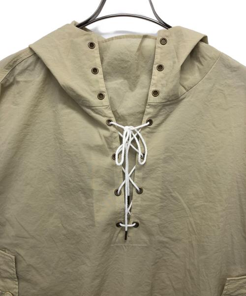 BEARDSLEY（ビアズリー）BEARDSLEY (ビアズリー) ナイロンレースアッププルオーバーパーカー ベージュ サイズ:Fの古着・服飾アイテム