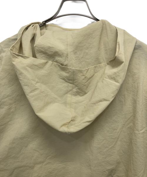 BEARDSLEY（ビアズリー）BEARDSLEY (ビアズリー) ナイロンレースアッププルオーバーパーカー ベージュ サイズ:Fの古着・服飾アイテム