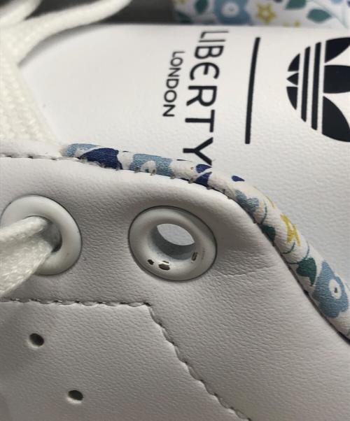adidas Originals（アディダスオリジナル）adidas Originals (アディダスオリジナル) STAN SMITH LIBERTY ホワイト サイズ:23.5の古着・服飾アイテム