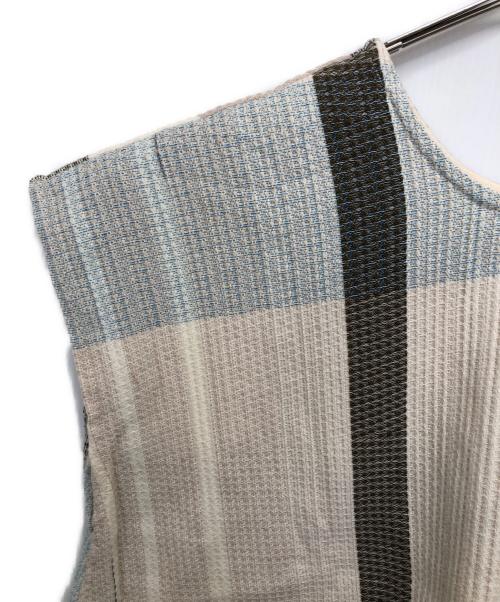 tamaki niime（タマキ ニイメ）tamaki niime (タマキ ニイメ) ノースリーブカットソー ベージュ×ブルー サイズ:表記無しの古着・服飾アイテム