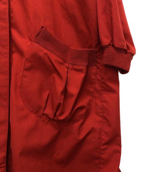 im MIYAKE DESIGN STUDIO（イッセイミヤケデザインスタジオ）im MIYAKE DESIGN STUDIO (イッセイミヤケデザインスタジオ) コクーンコート レッド サイズ:Mの古着・服飾アイテム