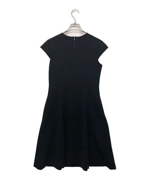 FOXEY NEWYORK（フォクシーニューヨーク）FOXEY NEWYORK (フォクシーニューヨーク) Aラインノースリーブワンピース ブラック サイズ:40の古着・服飾アイテム