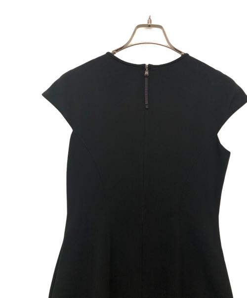 FOXEY NEWYORK（フォクシーニューヨーク）FOXEY NEWYORK (フォクシーニューヨーク) Aラインノースリーブワンピース ブラック サイズ:40の古着・服飾アイテム