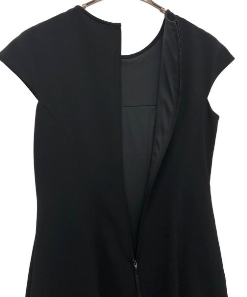 FOXEY NEWYORK（フォクシーニューヨーク）FOXEY NEWYORK (フォクシーニューヨーク) Aラインノースリーブワンピース ブラック サイズ:40の古着・服飾アイテム